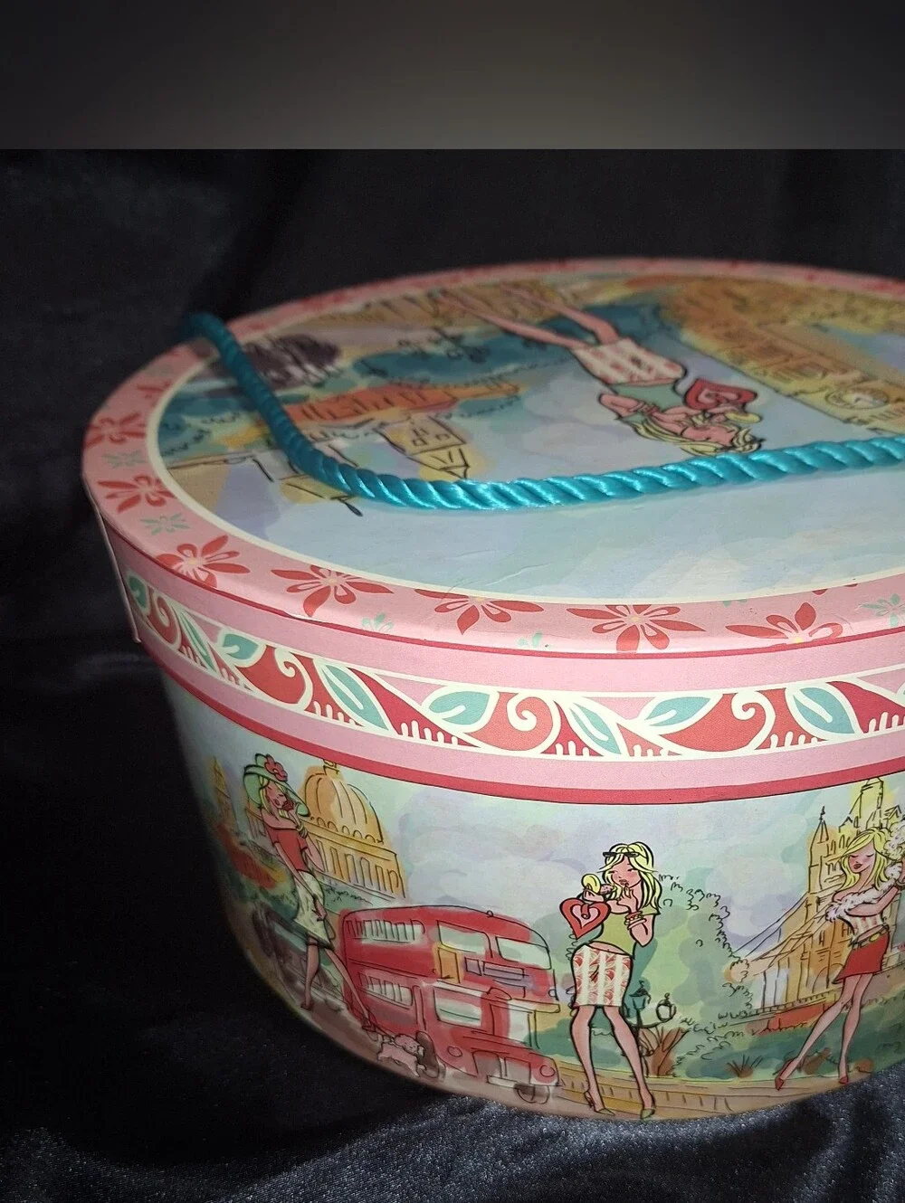 Vintage Hat Box~DJ Designs~London Chic Mod Girl~2009~Big Ben~14 Inch